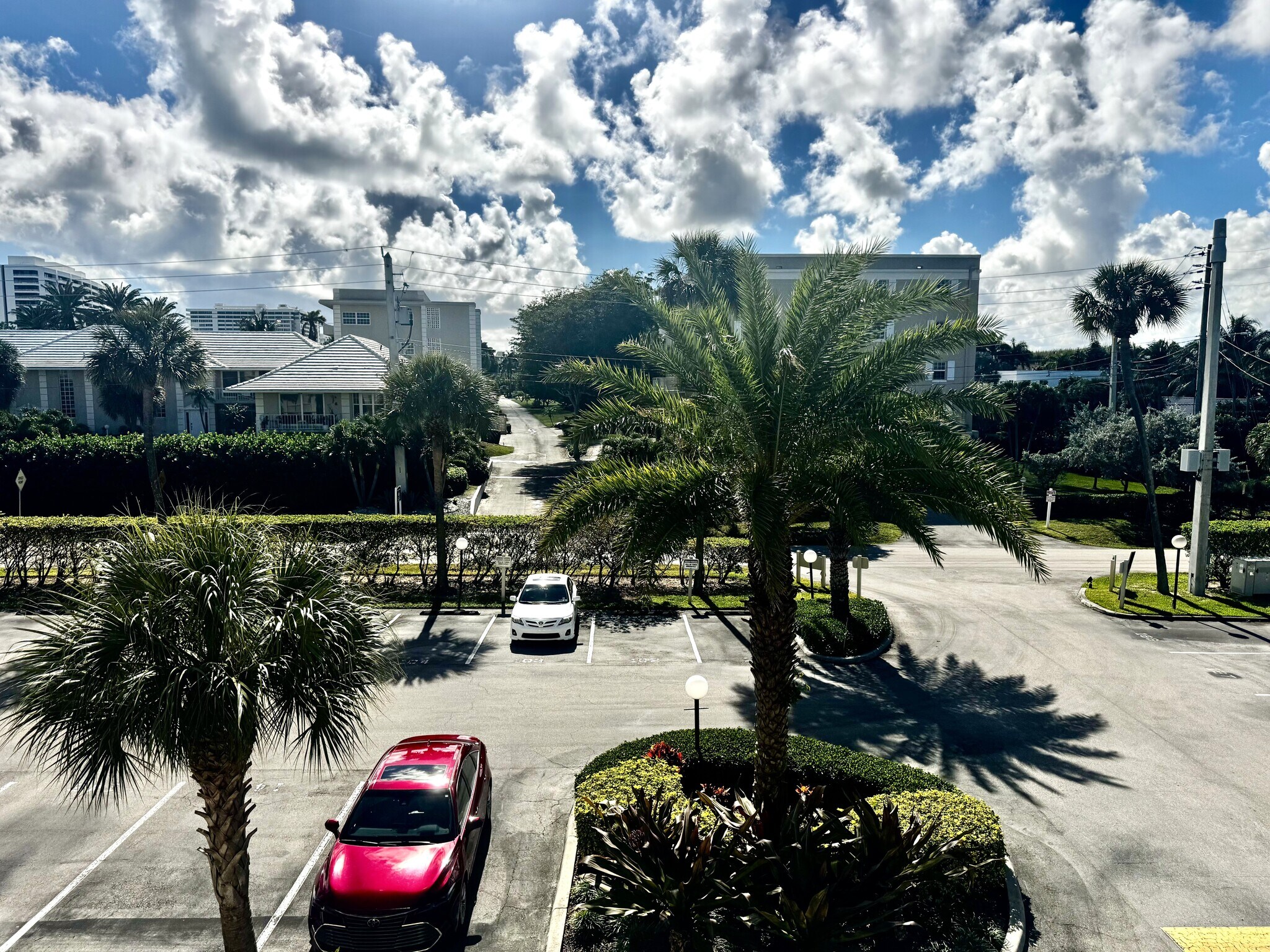 Building Photo - 951 De Soto Rd