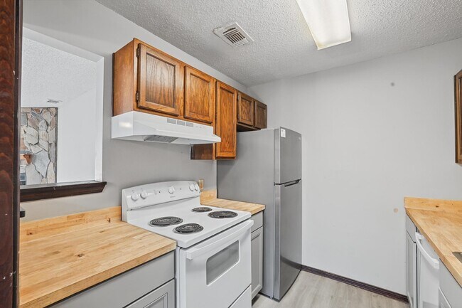 Building Photo - 455 Stara Cir