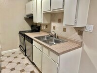 Building Photo - 2750 Holly Hall St