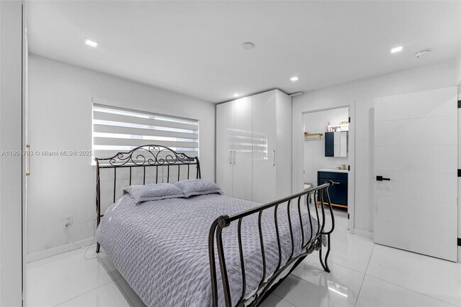 Building Photo - 10364 SW 6th St