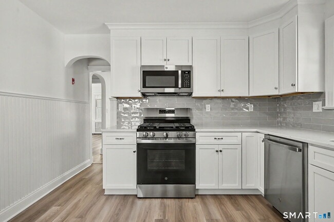 Building Photo - 15 Whitmore Ln
