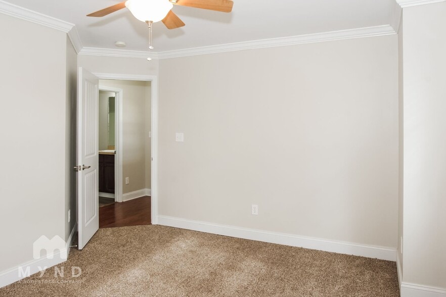 Building Photo - 204 Crab Orchard Dr