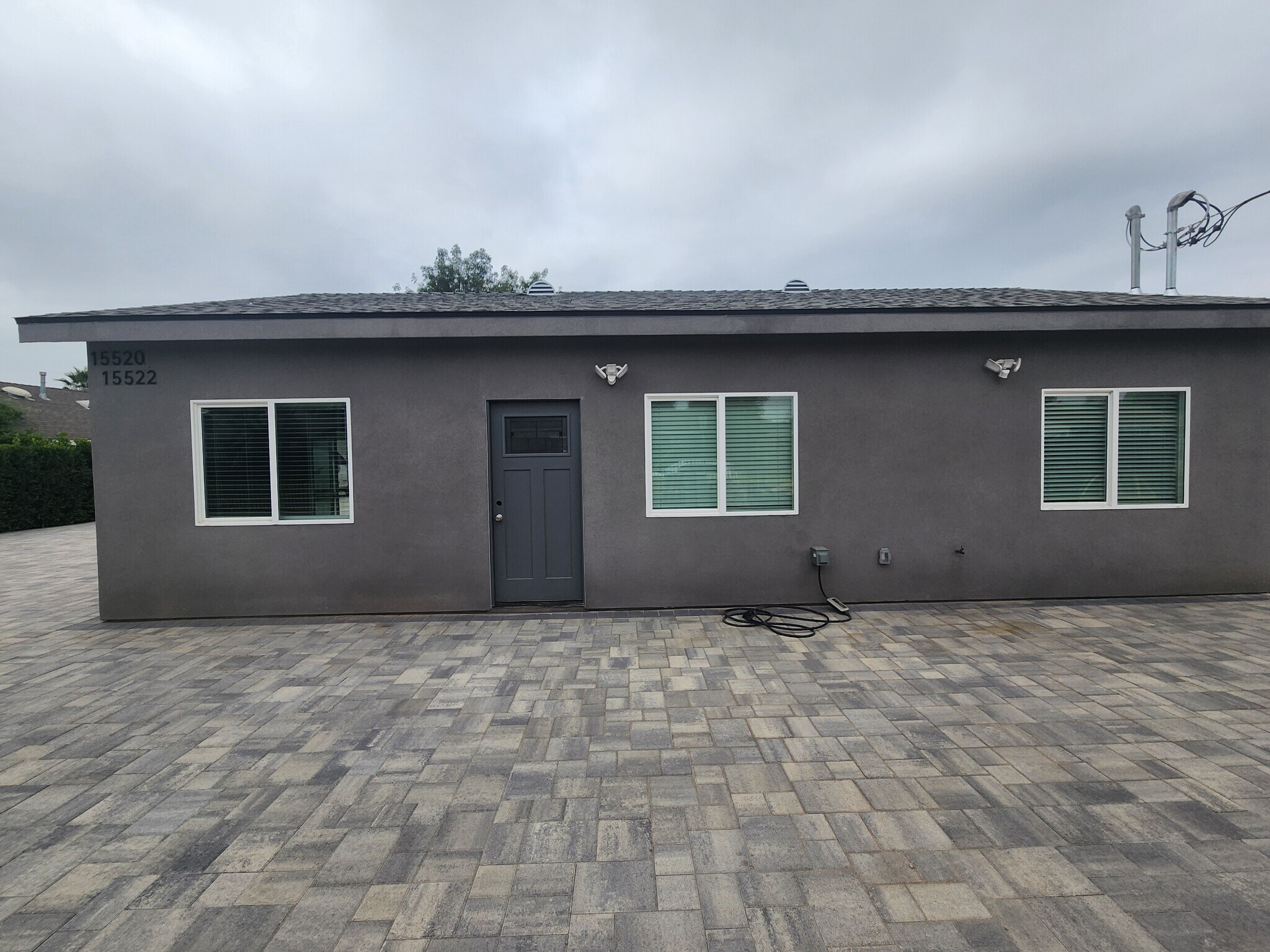 Building Photo - 15524 Tupper St