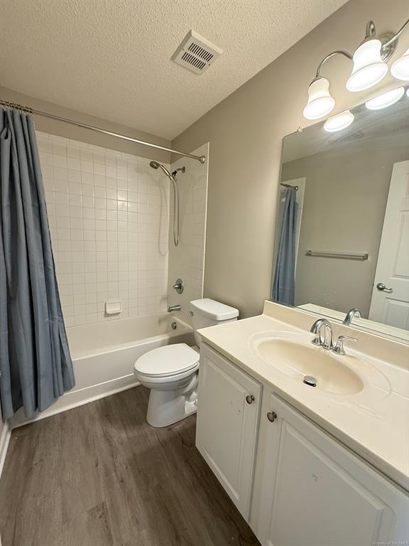 Building Photo - 1710 Duntrune Glen