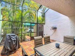 Building Photo - 350 Grapetree Dr