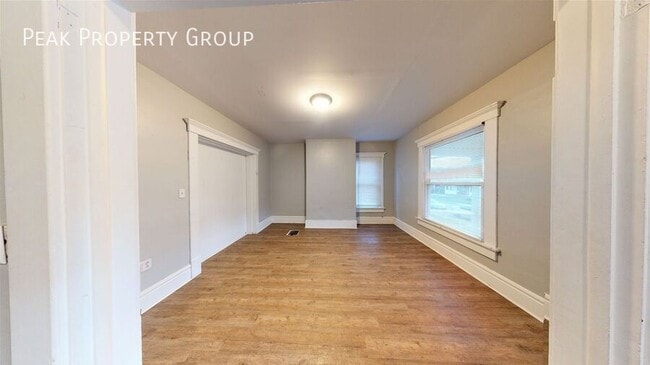 Building Photo - 2166 Indianola Ave