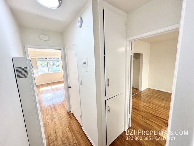 Building Photo - Updated Charming 1Bedroom 1Bathroom In Pri...