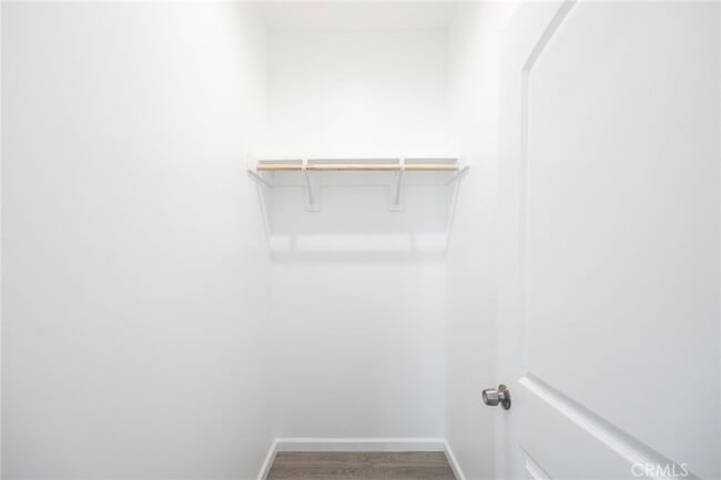 Building Photo - 1375 N Mentor Ave