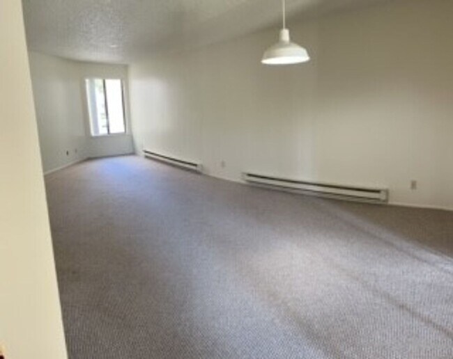Building Photo - Great Condo in Desirable Fremont