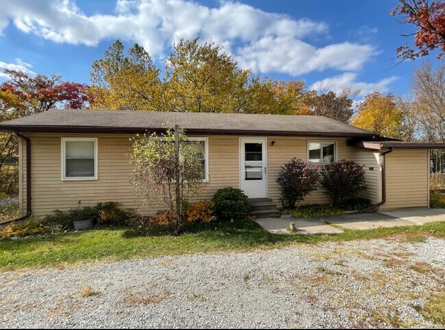 Primary Photo - 7012 W 138th Ln