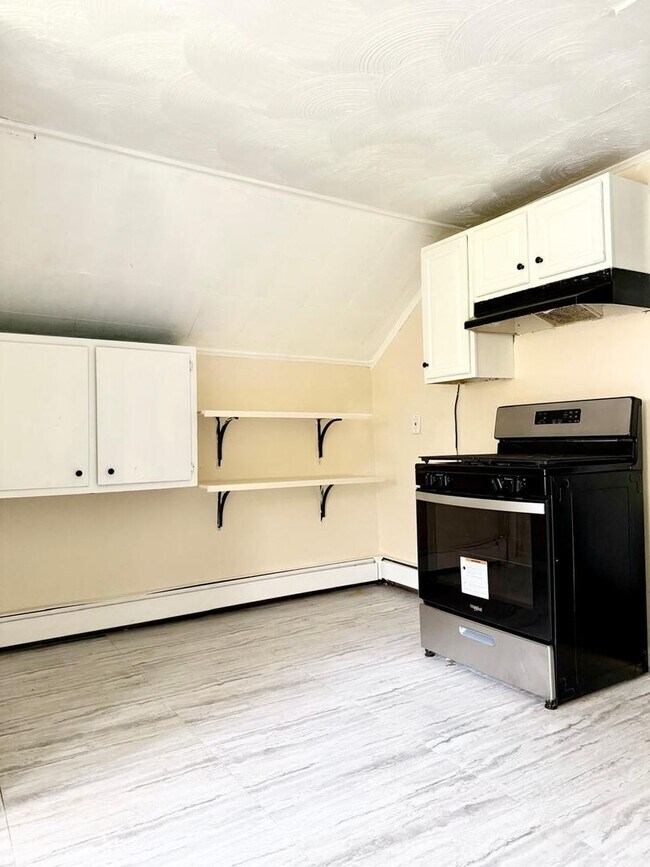 Building Photo - 37 Hotchkiss St