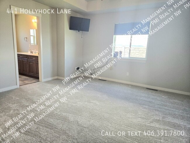 Building Photo - 441 Hollyhock Ln