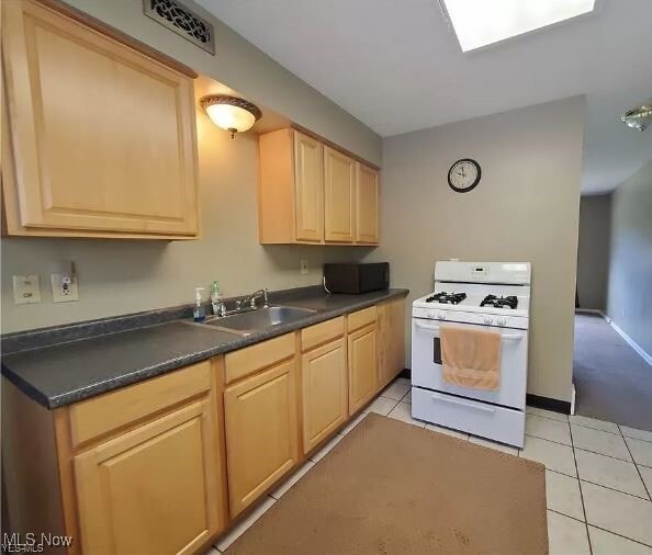 Building Photo - 215 Dalepark Dr