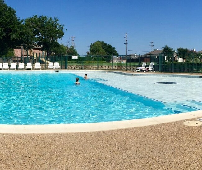 Building Photo - 2804 Appaloosa Ct