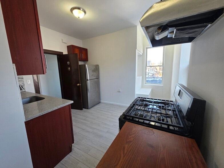 Building Photo - 8652 112th St