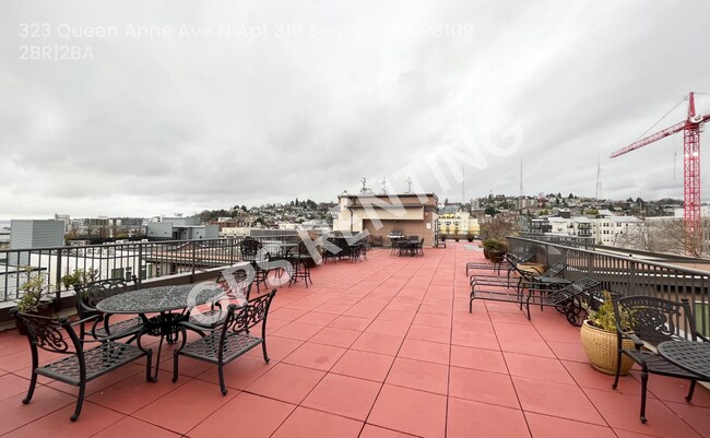 Building Photo - 323 Queen Anne Ave N