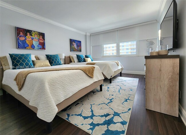 Building Photo - 2030 S Ocean Dr