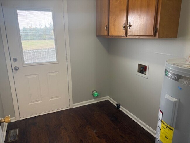 Building Photo - LaVergne-3BR/2BA-1250 SF