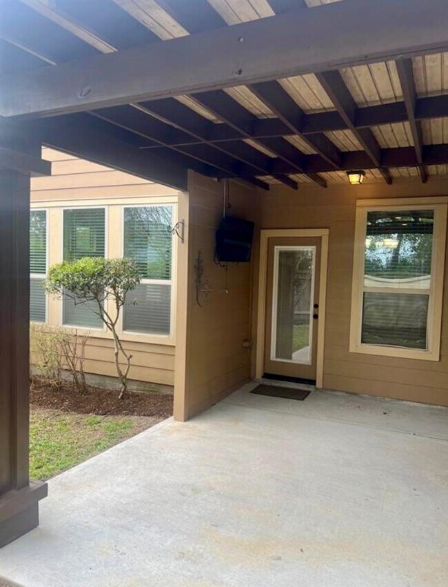 Building Photo - 13514 Fawn Lily Dr