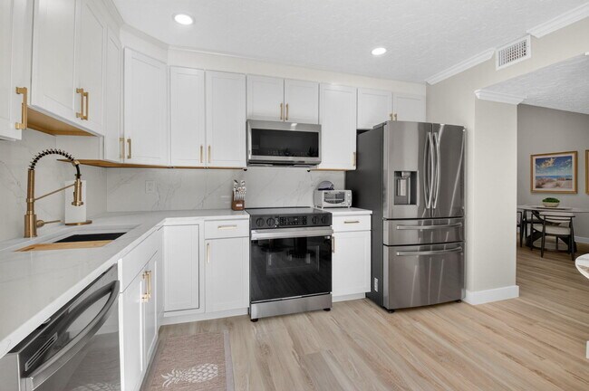 Building Photo - 7455 Glendevon Ln