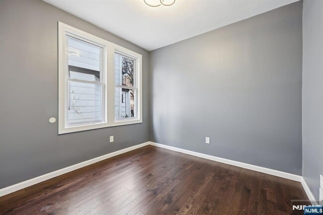 Building Photo - 66 Hoover Ave