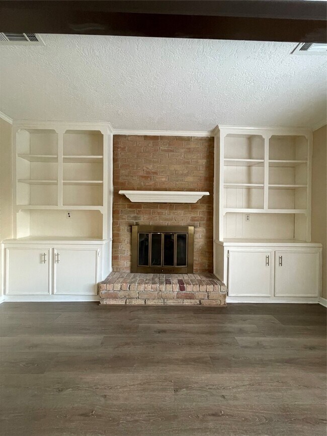 Building Photo - 4527 Geneva Dr