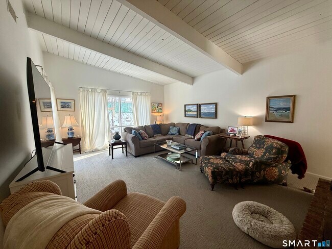 Building Photo - 85 Ledgebrook Dr