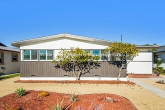 Building Photo - Beautifully Remodeled 3 Bed / 1.5 Bath Bellflow Home with New Upgrades Throughout