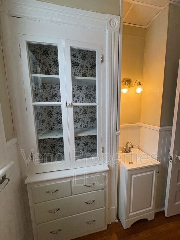 Building Photo - 109 Third Street