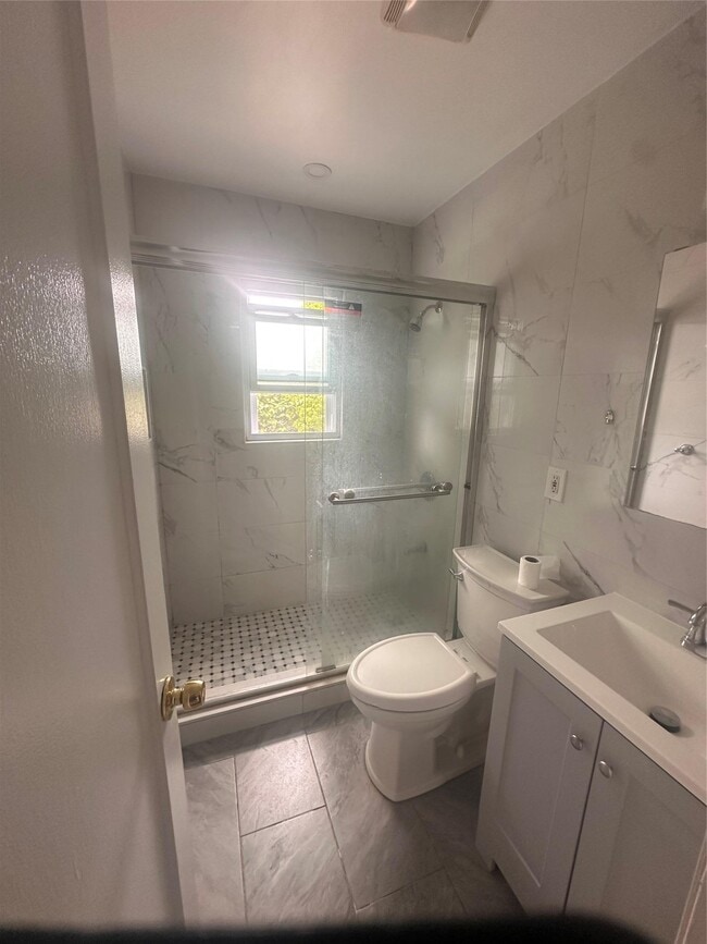 Building Photo - 57 Netherwood Dr