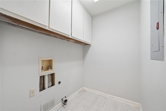 Building Photo - 4663 Calumet Cir NW