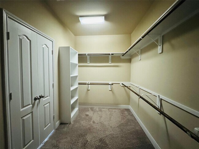 Building Photo - 4318 Bayberry Ridge Ln