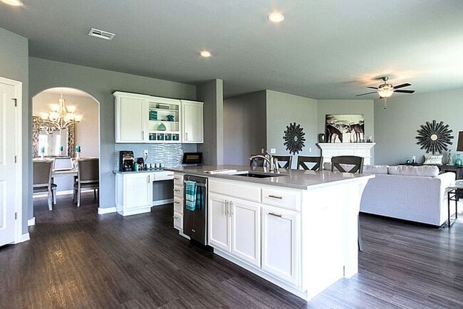 Building Photo - Gorgeous 4/3.5/3 Luxury Home