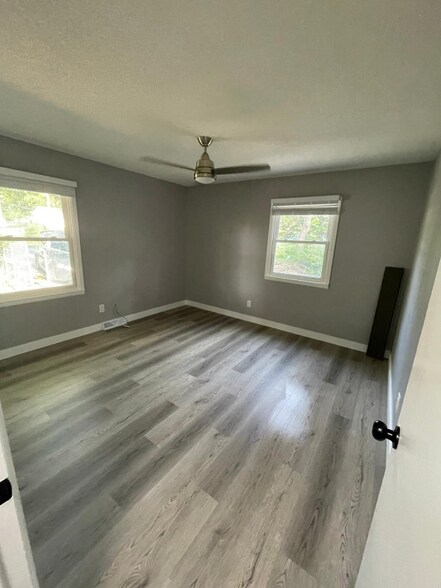 Building Photo - 4502 Waterloo Dr