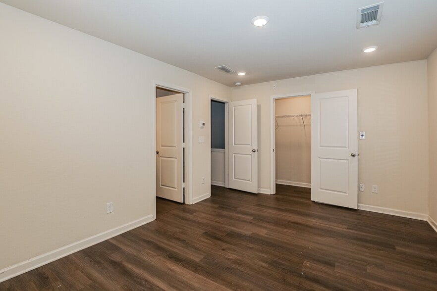 Building Photo - 1408 Canopy Dr