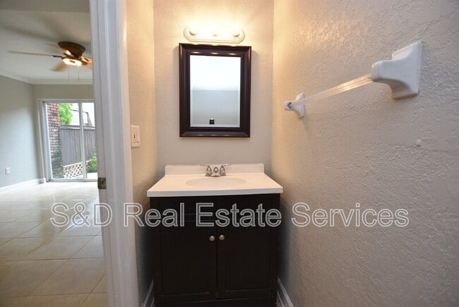 Building Photo - 1836 N Crystal Lake Dr