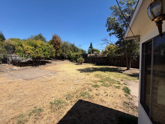 Building Photo - 3 Bedroom | 1.5 Bathroom | Single Family Home in Carmichael