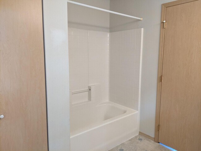 Building Photo - Upgraded Home in DuPont
