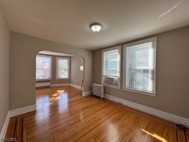 Building Photo - 271 Davis Ave