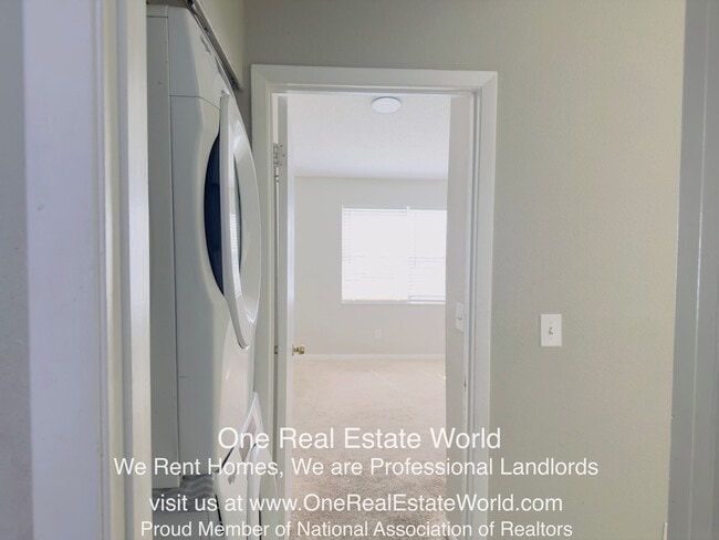 Building Photo - 2504 Woodgate Blvd