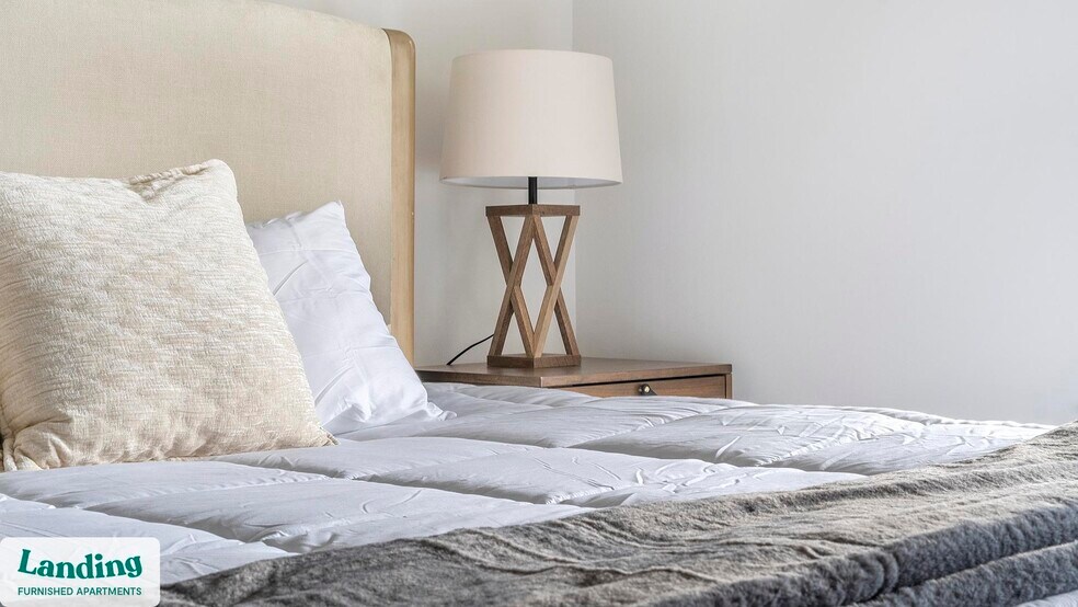 Building Photo - 2000 Monroe Pl NE