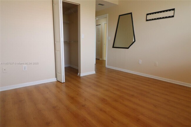 Building Photo - 5880 W Sample Rd