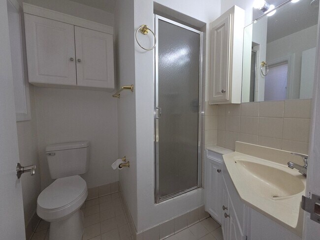 Building Photo - Small Cozy 1 Bedroom 1 Bath in Central Ojai