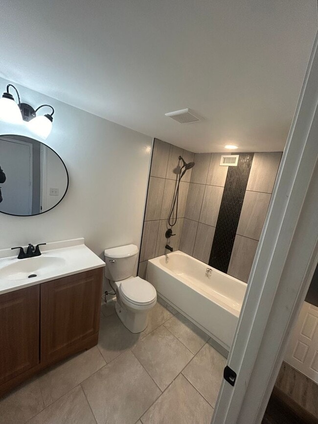 Building Photo - This fully renovated & updated 3 Bedroom a...