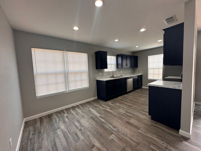 Building Photo - 3 Bed 2 Bath New Construction Brick Home