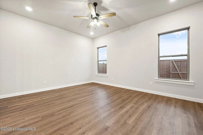Building Photo - Stunning Newly Built Home in a Lovely Neig...