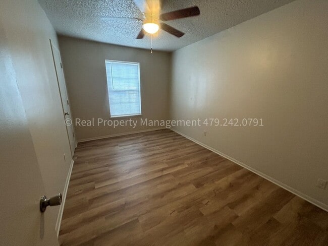 Building Photo - 1205 W Atlanta St