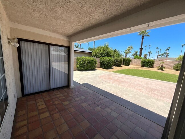 Building Photo - 74378 Myrsine Ave