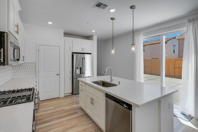 Building Photo - Brand-New 4-Bedroom Home with Loft and Modern Upgrades!