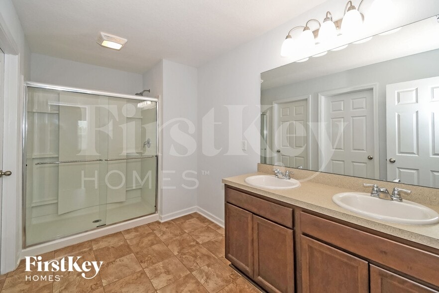 Building Photo - 2016 Edmund Randolph Ct